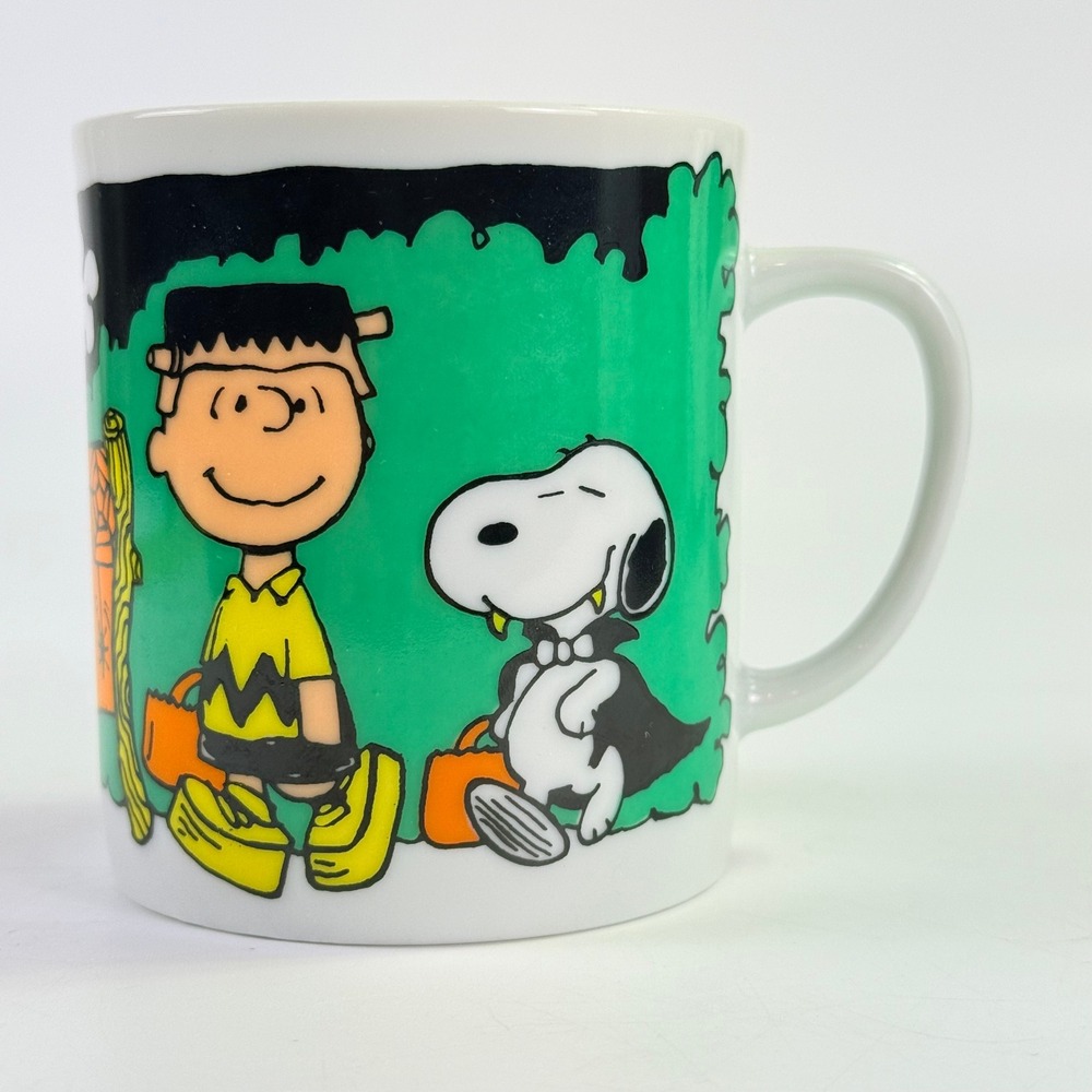 Peanuts Halloween Coffee Mug Snoopy Charlie Brown Great Pumpkin Green Excellent